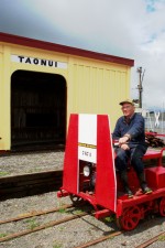 WW7674 in front of Taonui Station