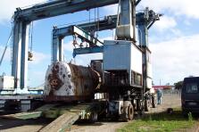 Gantry getting ready to lift boiler